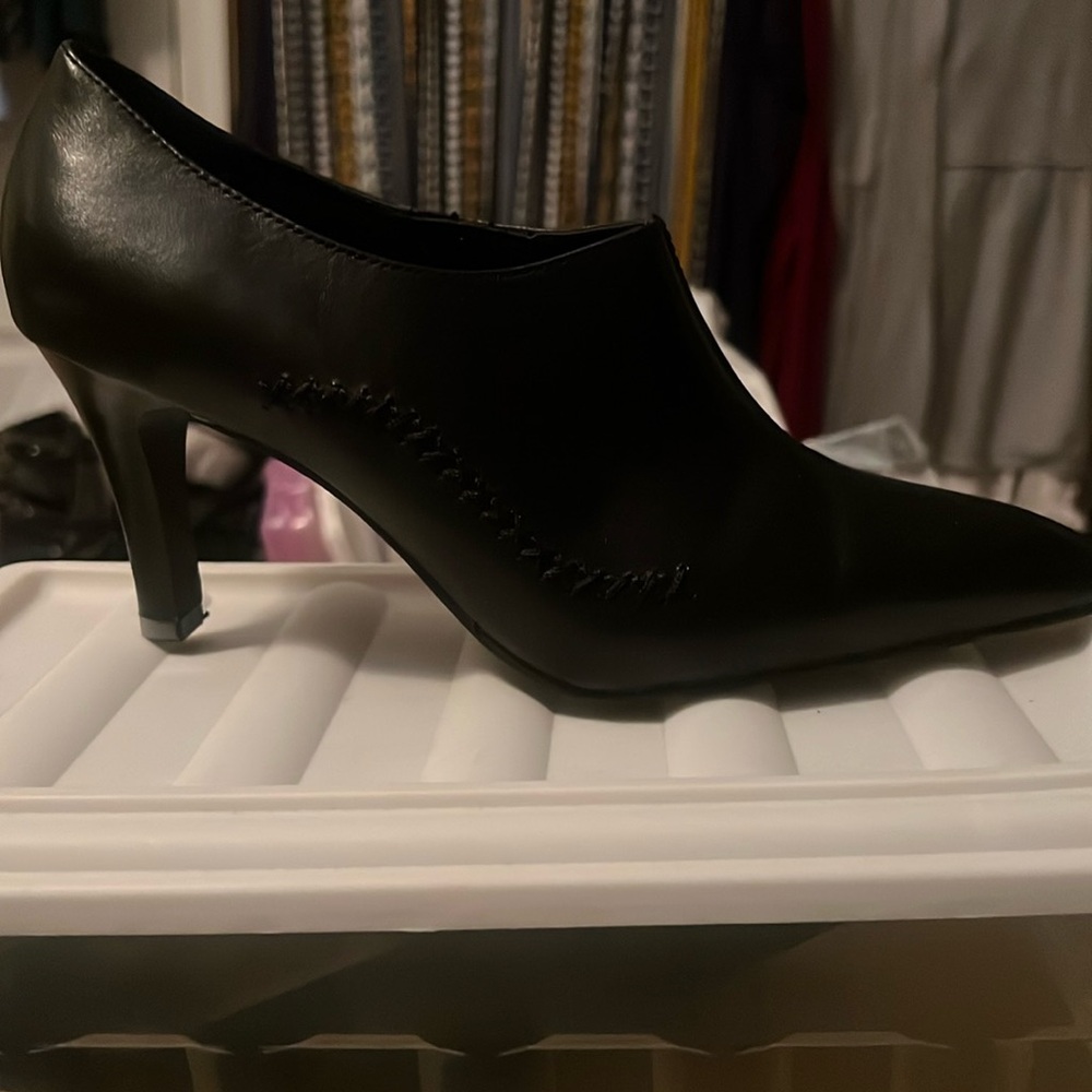 Black size 7.5